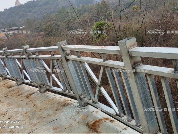 镀锌护栏木纹漆施工 镀锌护栏木纹漆施工